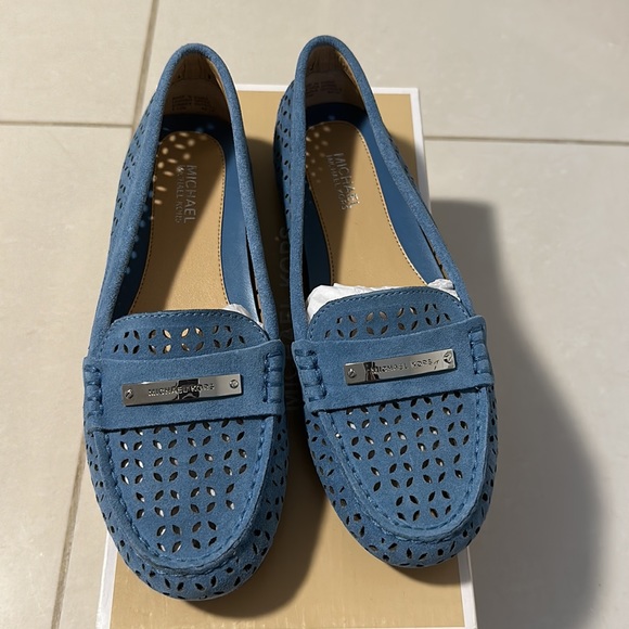 Michael Kor brand new Everett loafer - Picture 3 of 4